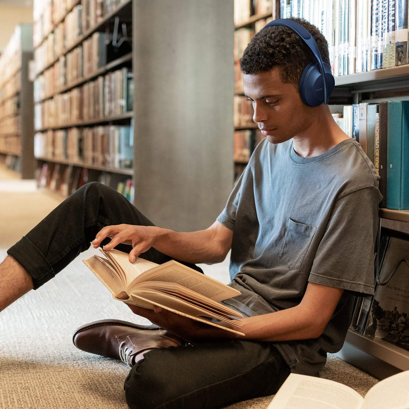 Bose Noise Cancelling Headphones 700 — Over Ear, Wireless Bluetooth Headphones with Built-In Microphone for Clear Calls & Alexa Voice Control